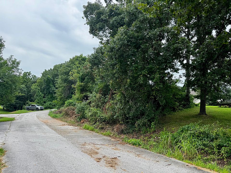 1st image of 000 Peach Tree Street