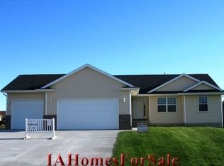 2707 Shaman Ave SW, Cedar Rapids, IA 52404