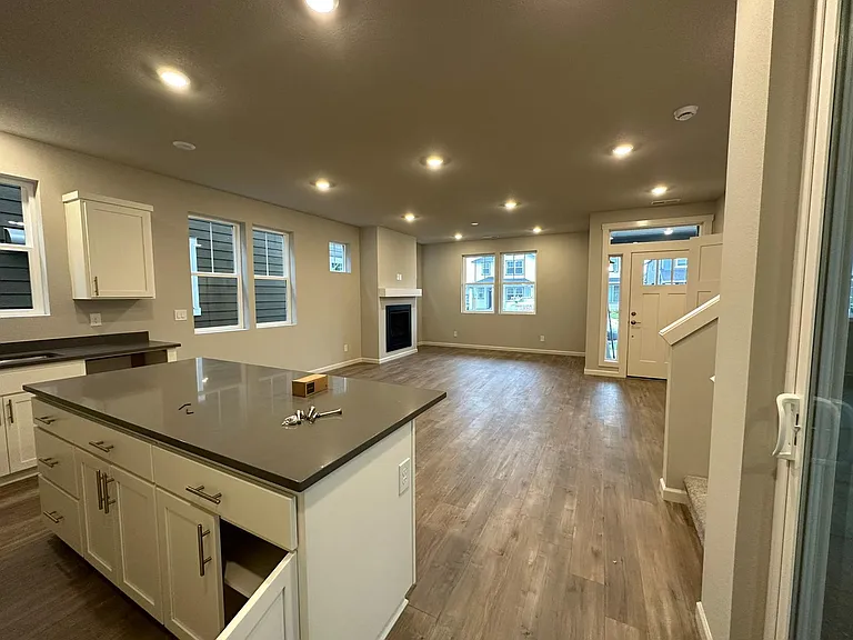3818 SE 83rd Ave — Photo 4