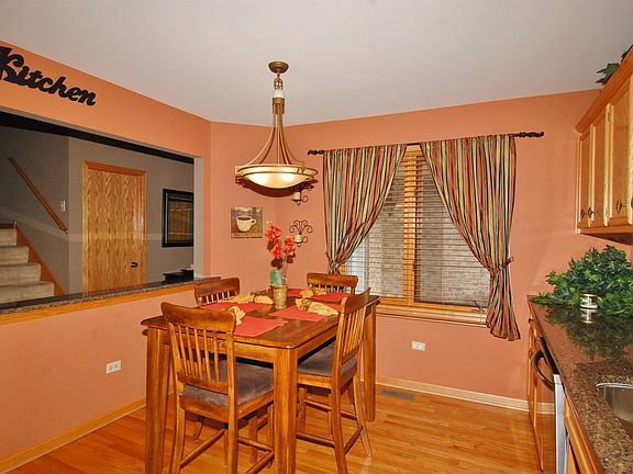 3rd image of 8401 Dunmore Dr