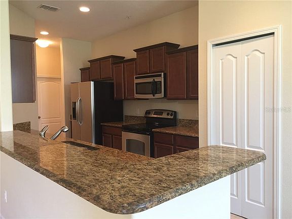 5th image of 15511 Campden St Unit 8