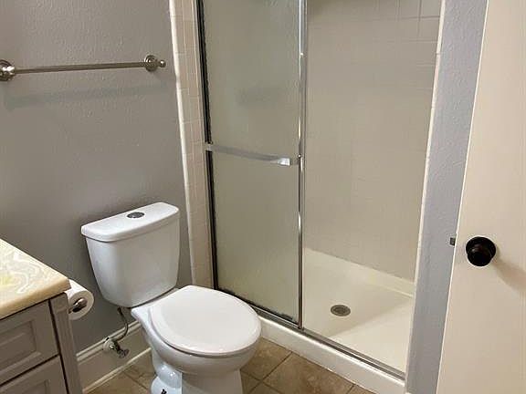 5th image of 5007 Green Oaks Dr