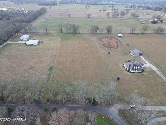 2nd image of 400 Hidden Hills Rd