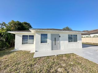 644 92nd Ave N, Naples, FL 34108