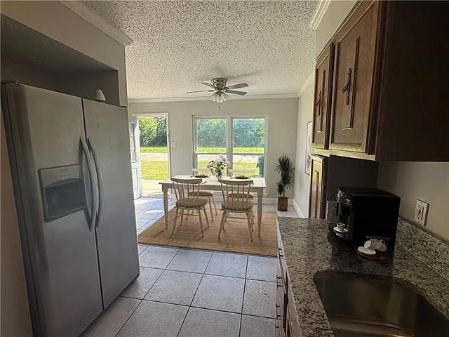 932 Asheville Dr — Photo 3