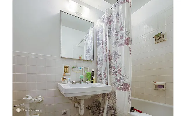 Rented by Douglas Elliman | media 7