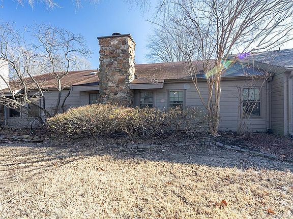 2nd image of 1675 S Ravenhill Dr #19