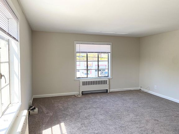 4th image of 126 Gleneida Ave