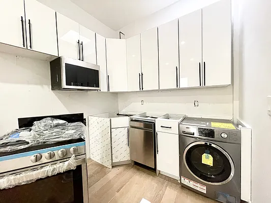Rented by Avenues Real Estate | media 2