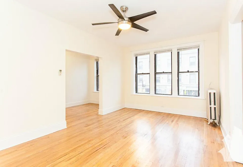 2704 N Sawyer Ave #315