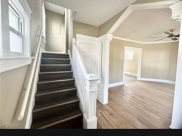 9606 Parmelee Ave — Photo 11