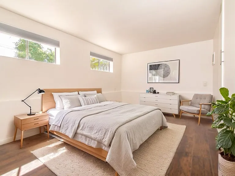 Charming Cottage Style Studio With Fenced in Yard in the Pocket of North Park + South Park — Photo 2