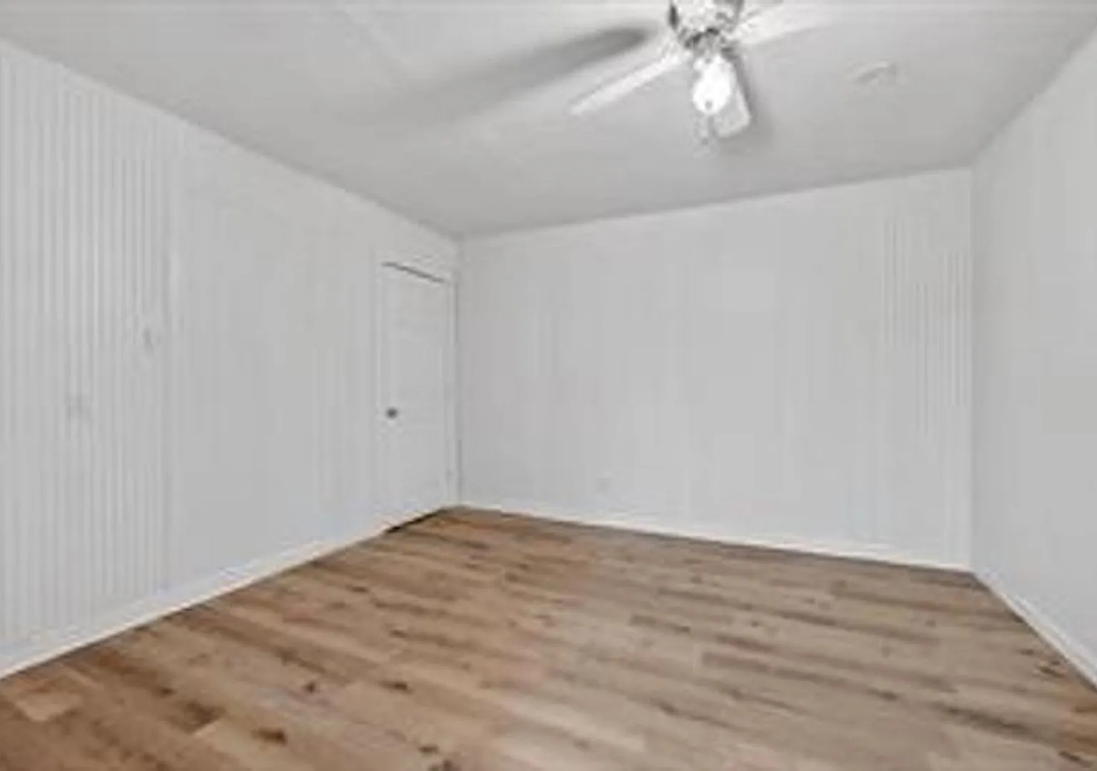 Move In Ready 2-Bed 1-Bath — Photo 3