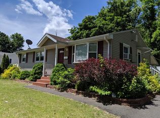 62 Armanella St, Chicopee, MA 01020