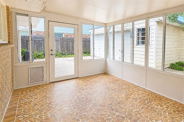 10125 Stacy Ct — Photo 11