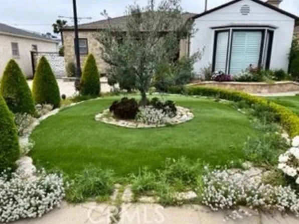 8461 Vicksburg Ave, Los Angeles, CA 90045