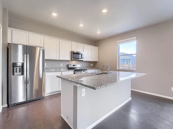 1632 Clarendon Dr, Windsor, CO 80550