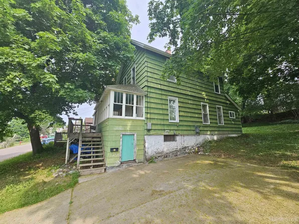 707 W Edwards Ave, Houghton, MI 49931