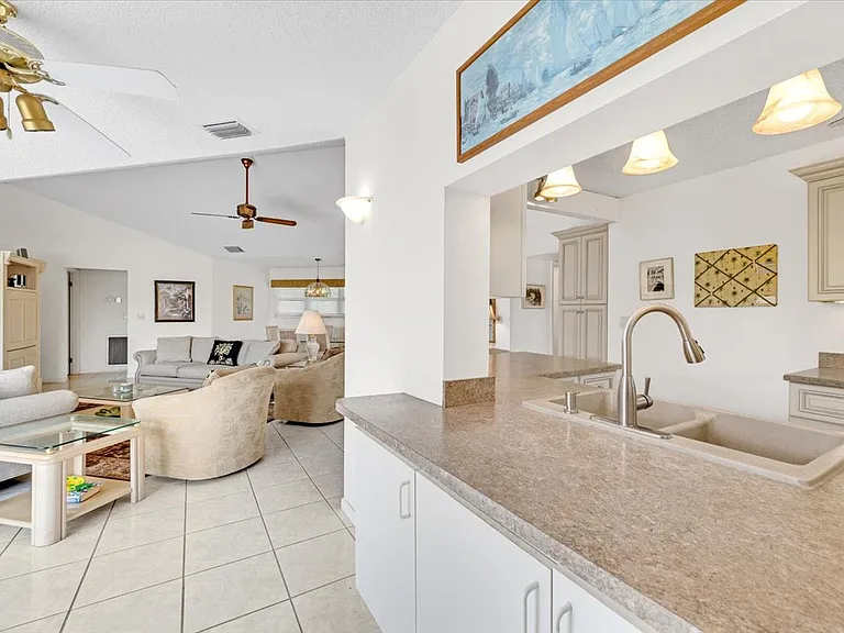 1127 E Seminole Ave #12C — Photo 21