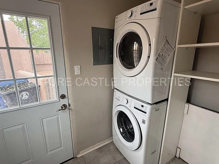 1009 Bryn Mawr Dr NE — Photo 9