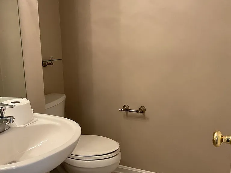 1703 Susquehanna St — Photo 11