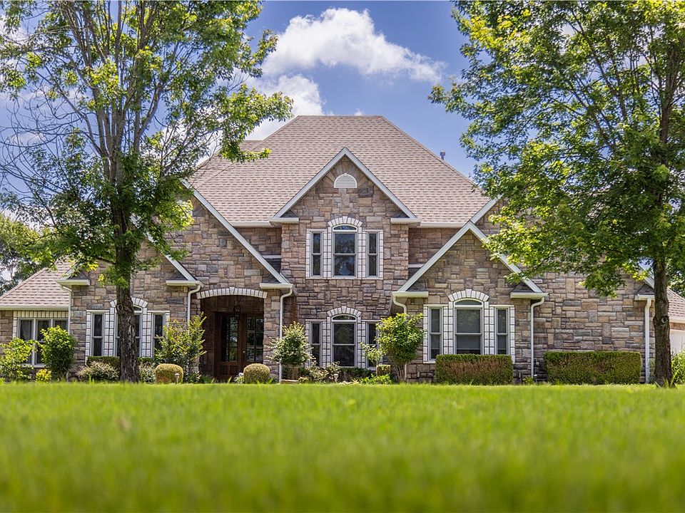 1st image of 523 Sonoma Cir