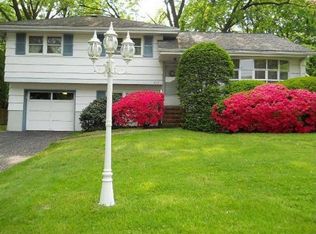 217 Pinelynn Rd, Glen Rock, NJ 07452