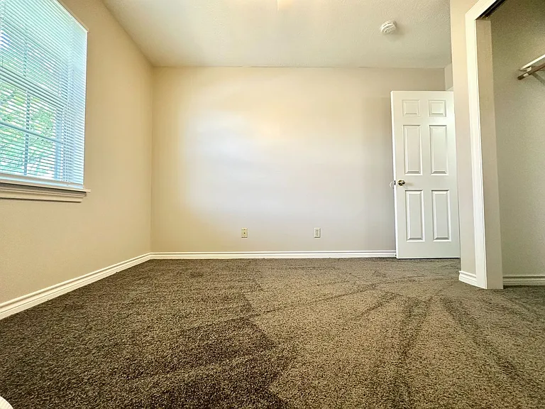 Parkview Apartments — Photo 27