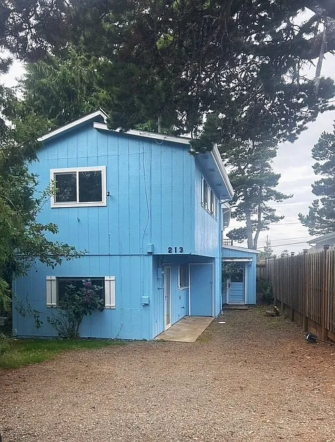 213 SE Neptune Ave