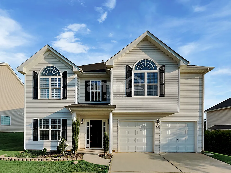 194 Madelia Pl