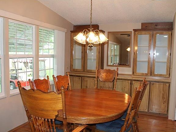 3rd image of 1622 W Schwartz Blvd