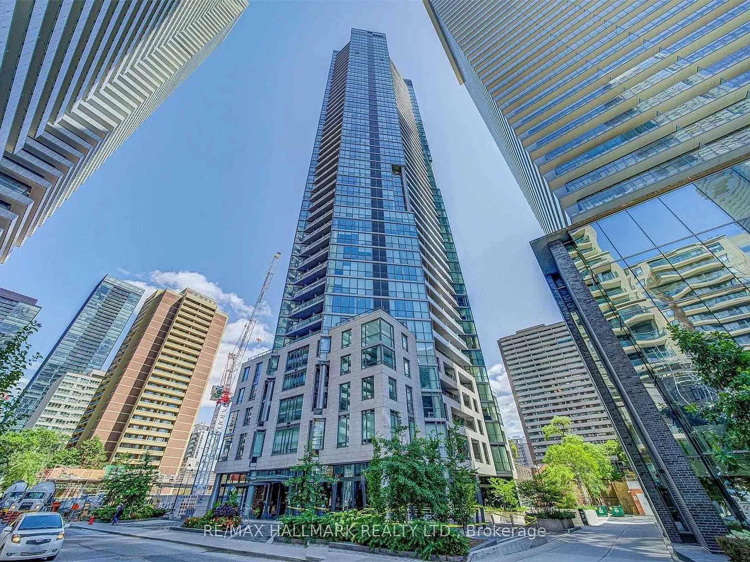 Chaz Yorkville — Photo 1