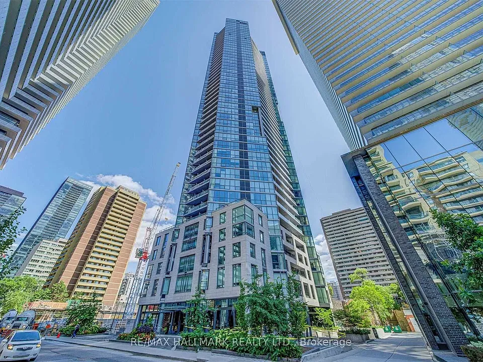 45 Charles St E #3805