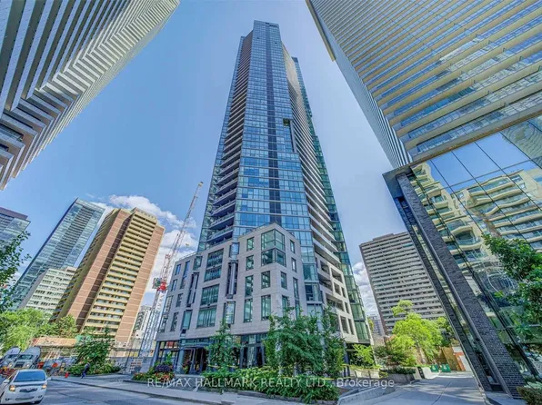 45 Charles St E #3805, Toronto, ON M4Y 0B8