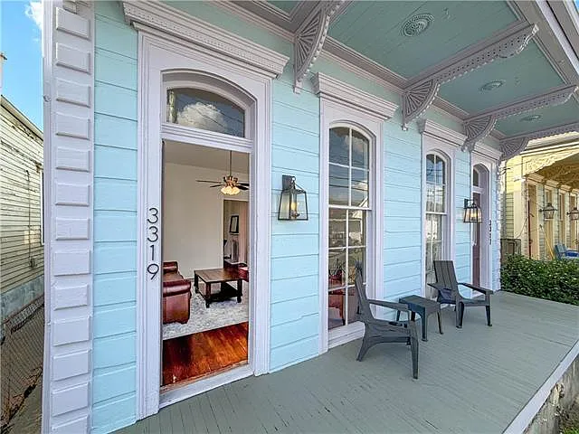3319 Laurel St — Photo 2