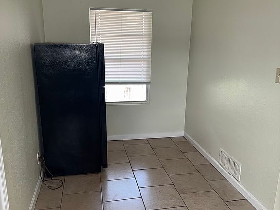 5th image of 2801 Del Papa St APT 6