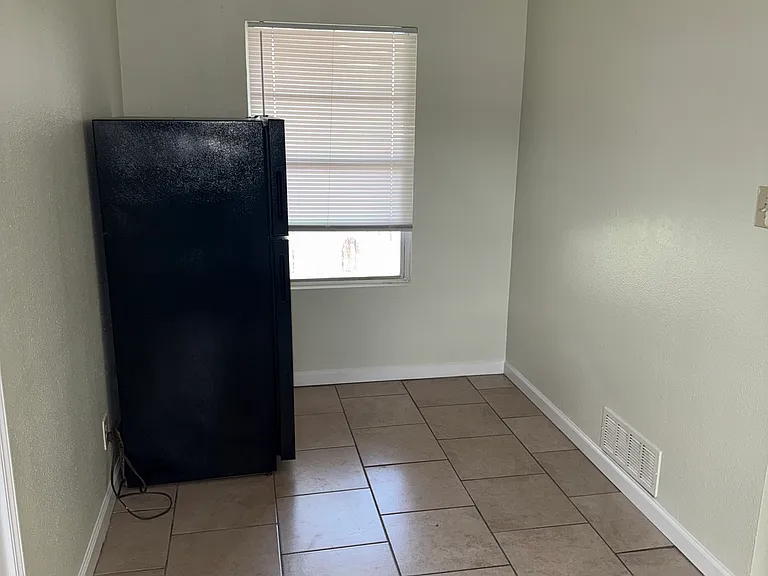 2801 Del Papa St #6 — Photo 5