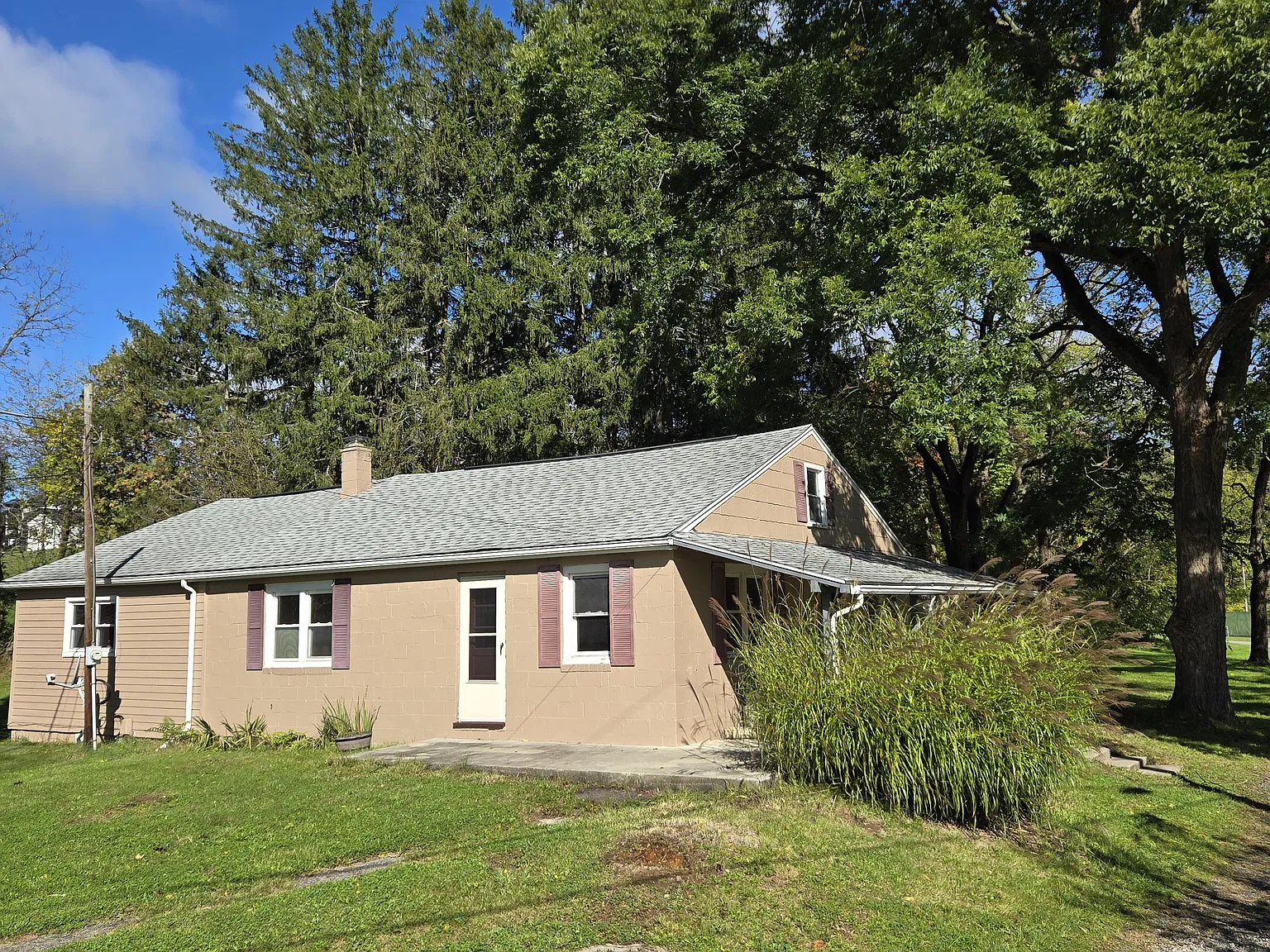 3 bed, 1359 sqft, $1,200 — Photo 1