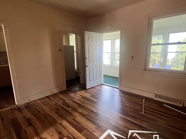 330 W 10th Ave #A — Photo 1