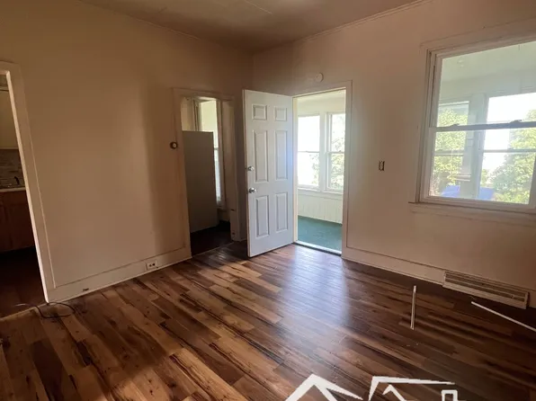 330 W 10th Ave #A, Oshkosh, WI 54902