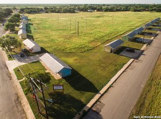 1107 Power Plant Rd, Pearsall, TX 78061