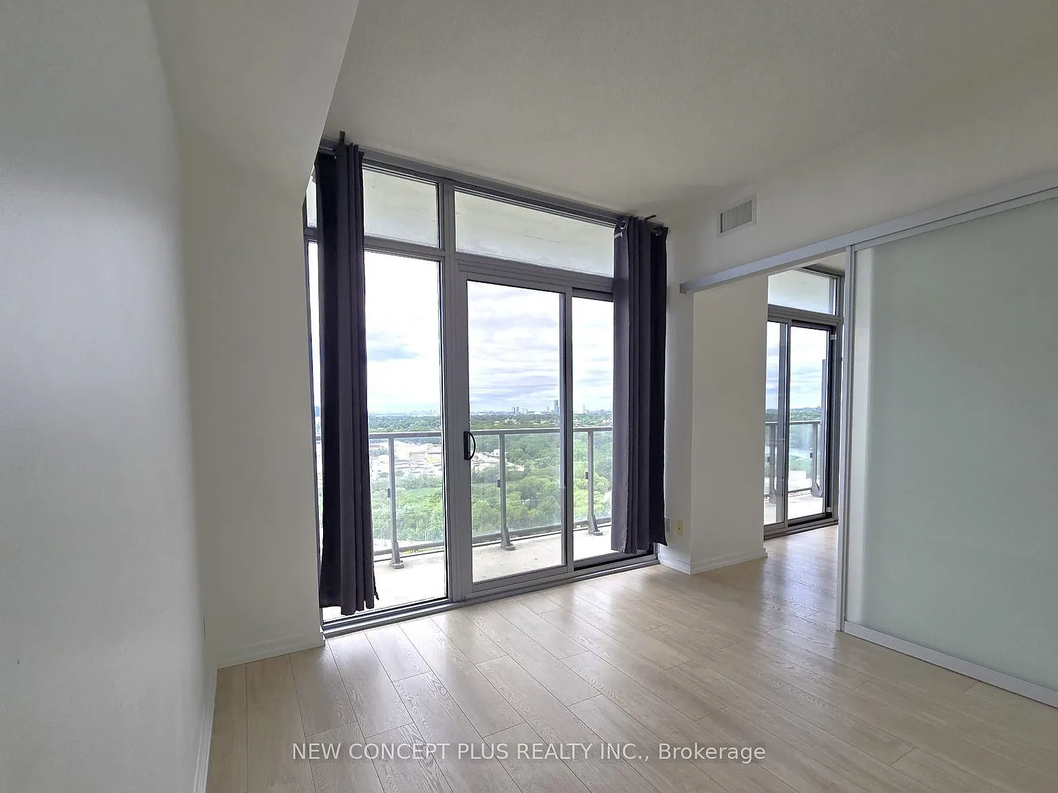2 bed, $2,450 — Photo 4