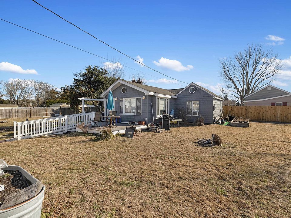 1st image of 537 Seashore Rd