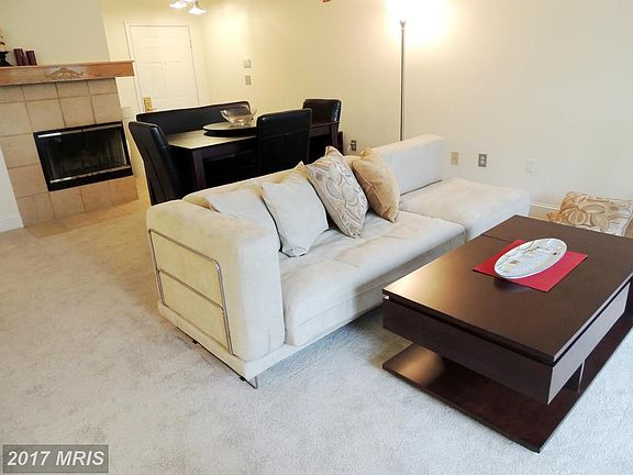 Spacious Main Living Area-New Carpet Throughout