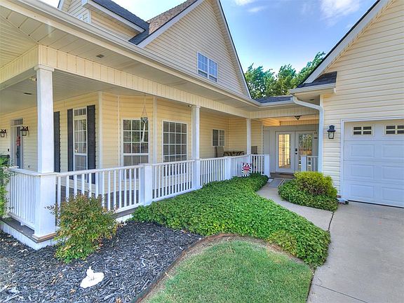 3rd image of 213 Tisbury Rd