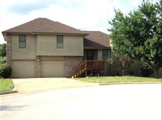 3185 W Katella St, Springfield, MO 65807