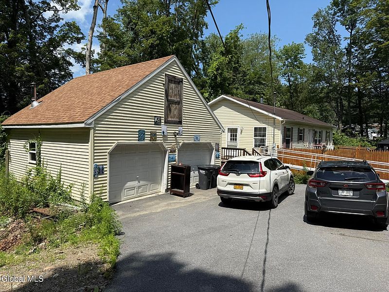 2nd image of 1411 Pattens Mills Road