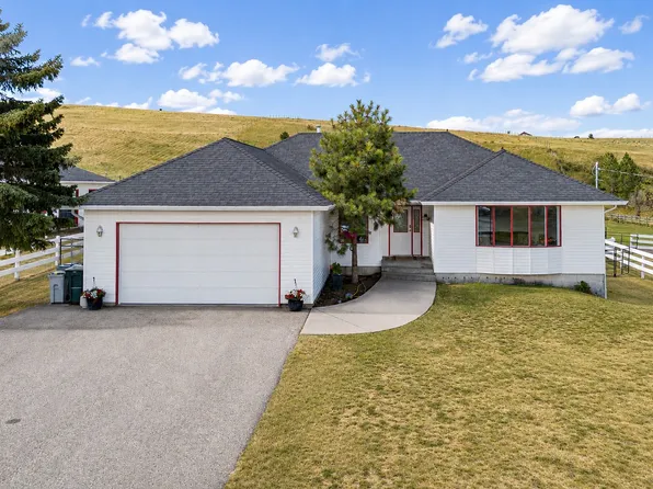 2740 Simms Pl, Kamloops, BC V0E 2A0