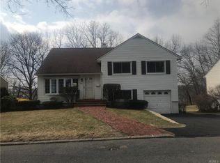 55 Candlewood Dr, Yonkers, NY 10710