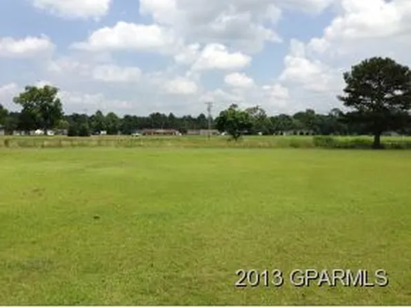 2748 Johnnie Dr, Greenville, NC 27858
